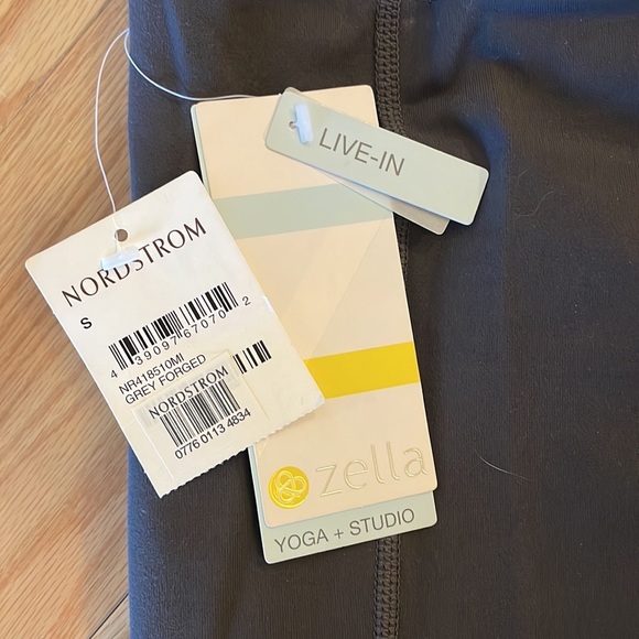 Zella Live In High Waisted 7/8 leggings - Picture 4 of 5